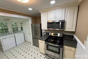 122 E Hargrave St, Wadesboro, NC 28170 - Photo 8