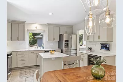 6139 Candlewood Drive, Charlotte, NC 28210 - Photo 10