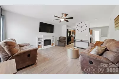 3938 Hemingway Drive NW, Hickory, NC 28601 - Photo 6