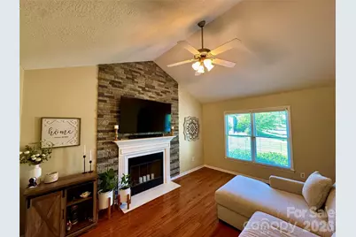 1688 Buffett Circle, Hickory, NC 28602 - Photo 4