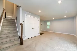 1736 Town Oak Ln, Charlotte, NC 28205 - Photo 2