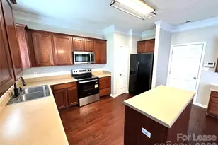 8227 Belmont Stables Dr, Charlotte, NC 28216 - Photo 14