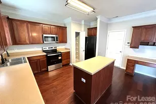 8227 Belmont Stables Dr, Charlotte, NC 28216 - Photo 12