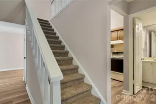 6927 Stonington Ln, Charlotte, NC 28227 - Photo 2