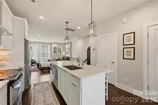 1747 Cannon View Ln, Charlotte, NC 28208 - Photo 4