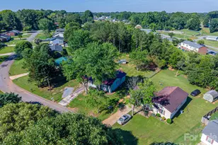 412 Forest Dr, Maiden, NC 28650 - Photo 4