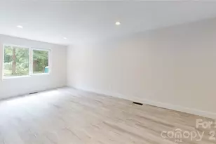 1033 19th St NE, Hickory, NC 28601 - Photo 10