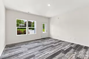 2604 Greencrest Ln, Statesville, NC 28677 - Photo 6