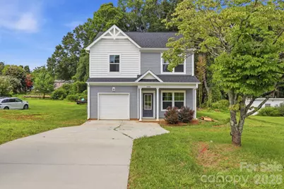 2604 Greencrest Lane, Statesville, NC 28677 - Photo 2