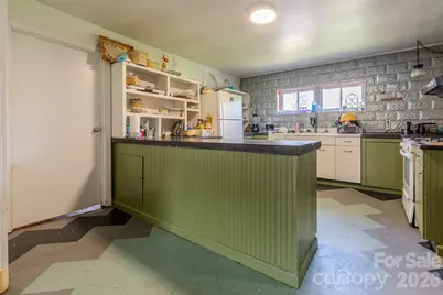 615 Oak Avenue, Spruce Pine, NC 28777 - Photo 14