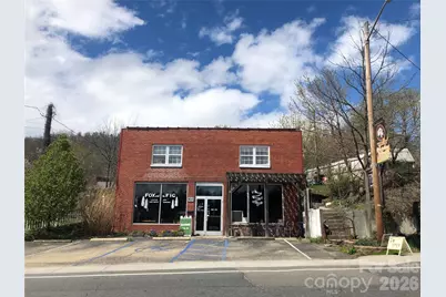 615 Oak Avenue, Spruce Pine, NC 28777 - Photo 2
