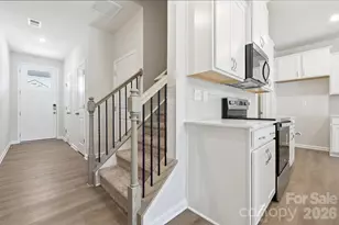 1304 Vibrant Rd, Charlotte, NC 28215 - Photo 4