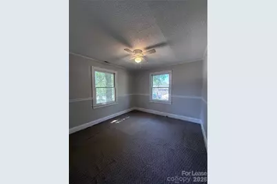 909 E Harrison Avenue, Gastonia, NC 28054 - Photo 4