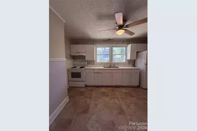 909 E Harrison Avenue, Gastonia, NC 28054 - Photo 8