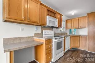 952 Eastern Ridge Dr, Newton, NC 28658 - Photo 8