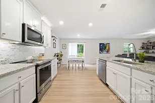 565 Hawley St, Charlotte, NC 28214 - Photo 16