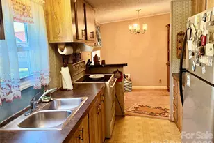 4248 Peachtree Ln, Granite Falls, NC 28630 - Photo 12