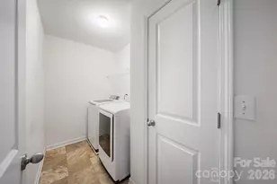 5329 Park Brook Dr, Charlotte, NC 28269 - Photo 16