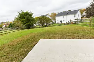 11927 Cheviott Hill Ln, Charlotte, NC 28213 - Photo 26