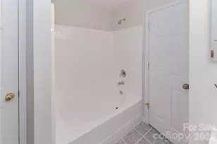 11927 Cheviott Hill Ln, Charlotte, NC 28213 - Photo 18