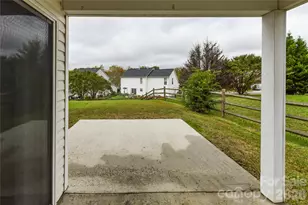 11927 Cheviott Hill Ln, Charlotte, NC 28213 - Photo 24