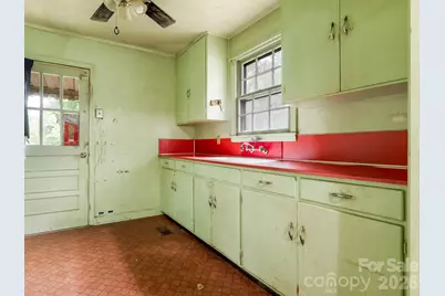 1525 Herrin Avenue, Charlotte, NC 28205 - Photo 6