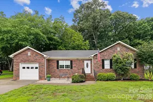10821 S Hampton Dr, Charlotte, NC 28227 - Photo 1