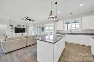 4653 Simpson Rd, Edgemoor, SC 29712 - Photo 6