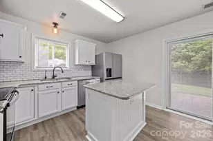 10609 Spring Rain Ct, Charlotte, NC 28278 - Photo 16