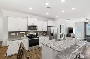205 Reynard Trl, Greenville, SC 29609 - Photo 8