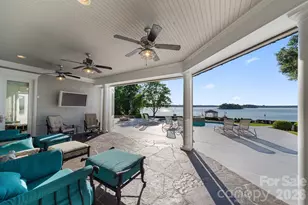 2477 Peninsula Shores Ct, Denver, NC 28037 - Photo 4