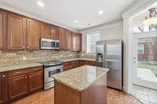 717 E 8th St, Charlotte, NC 28202 - Photo 10