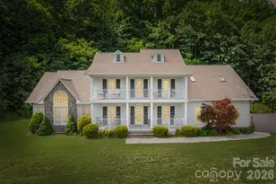 302 Davy Crockett Dr, Maggie Valley, NC 28751 - Photo 2