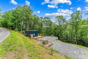 678 Forest Lake Heights Dr, Nebo, NC 28761 - Photo 2