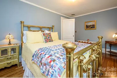 832 4th Avenue W, Hendersonville, NC 28739 - Photo 34