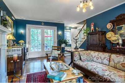 832 4th Avenue W, Hendersonville, NC 28739 - Photo 6