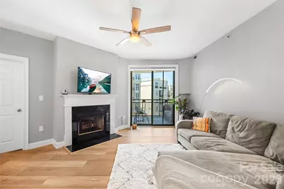 718 W Trade Street #603, Charlotte, NC 28202 - Photo 2