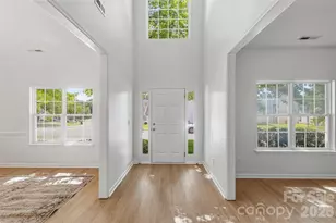 2700 Piersland Drive, Matthews, NC 28104 - Photo 6