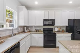 2700 Piersland Drive, Matthews, NC 28104 - Photo 22