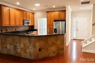 47 Victoria Park Dr, Hendersonville, NC 28792 - Photo 4