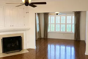 47 Victoria Park Dr, Hendersonville, NC 28792 - Photo 2