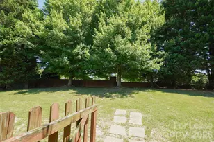 2411 Normancrest Ct, Charlotte, NC 28270 - Photo 20