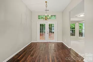 7925 Turquoise Dr, Charlotte, NC 28215 - Photo 8