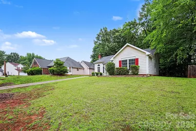 7925 Turquoise Drive, Charlotte, NC 28215 - Photo 4