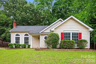 7925 Turquoise Dr, Charlotte, NC 28215 - Photo 1