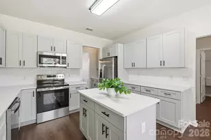 7633 Rathburn Ln, Charlotte, NC 28277 - Photo 18