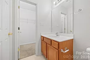 8244 Carob Tree Ln, Charlotte, NC 28215 - Photo 20