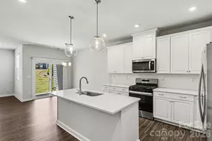 9521 Munsing Dr, Charlotte, NC 28269 - Photo 8