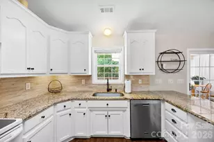 4286 Timberwood Dr, Gastonia, NC 28056 - Photo 14