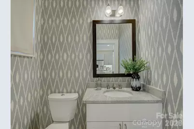 335 E Tremont Avenue, Charlotte, NC 28203 - Photo 14